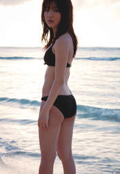 
Mano Erina,


Magazine,

