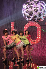 
Wada Ayaka,


Maeda Yuuka,


Fukuda Kanon,


Ogawa Saki,


S/mileage,

