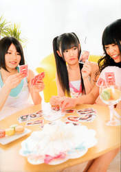 
Maeda Ami,


Watanabe Mayu,


Yokoyama Yui,

