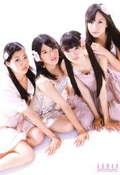 
Oba Mina,


Takeuchi Miyu,


Abe Maria,


Ichikawa Miori,


Magazine,

