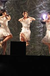 
Hirata Rikako,


Matsui Jurina,


