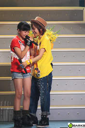 
Sayashi Riho,


Takahashi Ai,

