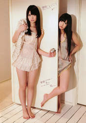 
Kuramochi Asuka,


Maeda Ami,


Magazine,

