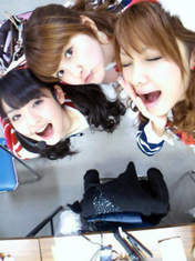 
blog,


Michishige Sayumi,


Mitsui Aika,


Tanaka Reina,

