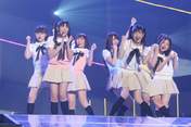 
Iwasa Misaki,


Kikuchi Ayaka,


Komori Mika,


Nakagawa Haruka,


Oota Aika,


Urano Kazumi,


Watanabe Mayu,


Watarirouka Hashiritai,

