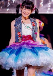 
Tsugunaga Momoko,

