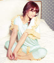 
Akimoto Sayaka,

