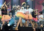
Iwasa Misaki,


Natsuyaki Miyabi,


Sashihara Rino,


Watanabe Mayu,

