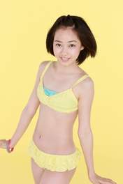 
Ishizuka Akari,

