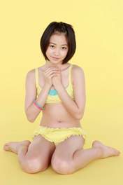 
Ishizuka Akari,

