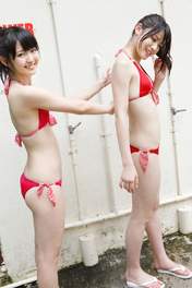 
Suzuki Airi,


Yajima Maimi,

