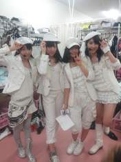 
Anai Chihiro,


blog,


Matsuoka Natsumi,


Miyawaki Sakura,


Shimono Yuki,


