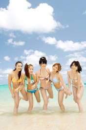 
C-ute,


Hagiwara Mai,


Nakajima Saki,


Okai Chisato,


Suzuki Airi,


Yajima Maimi,

