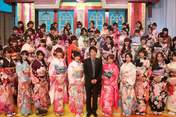 
AKB48,


Kashiwagi Yuki,


Oshima Yuko,


Watanabe Mayu,

