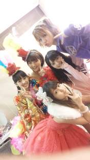 
blog,


Iikubo Haruna,


Mano Erina,


Michishige Sayumi,


Mitsui Aika,


Tanaka Reina,

