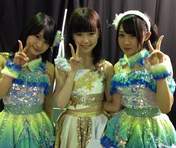 
blog,


Kizaki Yuria,


Ogiso Shiori,


Shimazaki Haruka,

