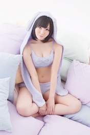 
Kaneko Shiori,


Magazine,

