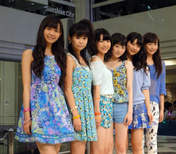 
Juice=Juice,


Kanazawa Tomoko,


Miyamoto Karin,


Miyazaki Yuka,


Otsuka Aina,


Takagi Sayuki,


Uemura Akari,

