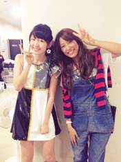 
blog,


Satoda Mai,


Suzuki Airi,

