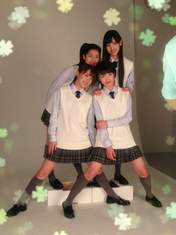 
blog,


Iikubo Haruna,


Ishida Ayumi,


Kudo Haruka,


Sato Masaki,

