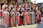 
AKB48,


Shimazaki Haruka,


Watanabe Mayu,


Watanabe Miyuki,


Yamamoto Sayaka,

