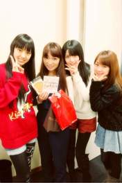 
blog,


Iikubo Haruna,


Ishida Ayumi,


Michishige Sayumi,


Yasuda Kei,

