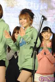 
Iikubo Haruna,


Tanaka Reina,


Yasuda Kei,

