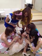 
Akiyama Yurika,


blog,


Goto Yuki,


Hashimoto Aina,


Kikkawa Yuu,


Morozuka Kanami,


Okada Robin Shouko,


