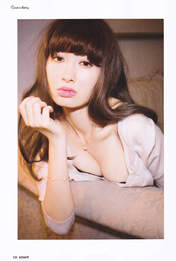 
Kojima Haruna,


Magazine,

