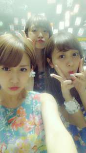 
blog,


Hagiwara Mai,


Okai Chisato,


Suzuki Airi,

