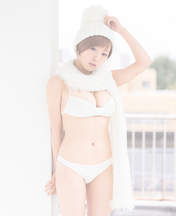 
Hashimoto Aina,


Magazine,

