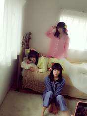 
blog,


Kawamoto Saya,


Mukaichi Mion,


Taniguchi Megu,

