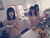 
blog,


Kawamoto Saya,


Mukaichi Mion,


Taniguchi Megu,


