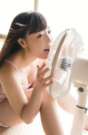 
Fukumura Mizuki,


Magazine,

