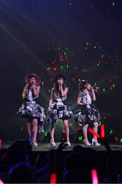 
Buono!,


Natsuyaki Miyabi,


Suzuki Airi,


Tsugunaga Momoko,

