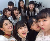 
Aikawa Maho,


ANGERME,


Kamikokuryou Moe,


Kasahara Momona,


Katsuta Rina,


Murota Mizuki,


Nakanishi Kana,


Sasaki Rikako,


Takeuchi Akari,


Wada Ayaka,

