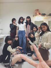 
Aikawa Maho,


ANGERME,


Kamikokuryou Moe,


Kasahara Momona,


Katsuta Rina,


Murota Mizuki,


Nakanishi Kana,


Sasaki Rikako,


Takeuchi Akari,


Wada Ayaka,

