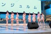 
ANGERME,


Kamikokuryou Moe,


Kasahara Momona,


Katsuta Rina,


Murota Mizuki,


Nakanishi Kana,


Sasaki Rikako,


Takeuchi Akari,


Wada Ayaka,

