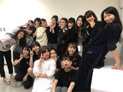 
ANGERME,


Funaki Musubu,


Kamikokuryou Moe,


Kasahara Momona,


Katsuta Rina,


Kawamura Ayano,


Murota Mizuki,


Nakajima Saki,


Nakanishi Kana,


Sasaki Rikako,


Shimizu Saki,


Sudou Maasa,


Takeuchi Akari,


Tokunaga Chinami,


Wada Ayaka,


Yajima Maimi,

