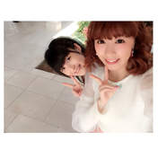 
Shimizu Saki,


Tsugunaga Momoko,


