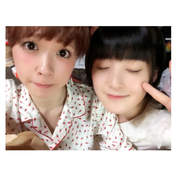 
Shimizu Saki,


Tsugunaga Momoko,

