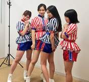 
Funaki Musubu,


Sasaki Rikako,


Takeuchi Akari,


Wada Ayaka,

