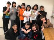 
ANGERME,


Funaki Musubu,


Kamikokuryou Moe,


Kasahara Momona,


Katsuta Rina,


Kawamura Ayano,


Murota Mizuki,


Nakanishi Kana,


Sasaki Rikako,


Takeuchi Akari,


Wada Ayaka,


Yajima Maimi,

