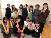 
ANGERME,


Funaki Musubu,


Ise Reira,


Kamikokuryou Moe,


Kasahara Momona,


Katsuta Rina,


Kawamura Ayano,


Miyamoto Karin,


Murota Mizuki,


Nakanishi Kana,


Oota Haruka,


Sasaki Rikako,


Takagi Sayuki,


Takeuchi Akari,


Wada Ayaka,

