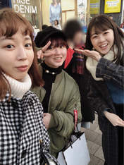 
Katsuta Rina,


Nakanishi Kana,


Takeuchi Akari,

