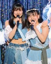 
Sato Masaki,


Yokoyama Reina,

