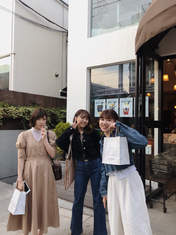 
Kawamura Ayano,


Murota Mizuki,


Takeuchi Akari,

