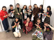 
ANGERME,


Funaki Musubu,


Hashisako Rin,


Ise Reira,


Kamikokuryou Moe,


Kasahara Momona,


Kawamura Ayano,


Murota Mizuki,


Oota Haruka,


Sasaki Rikako,


Suzuki Airi,


Takeuchi Akari,

