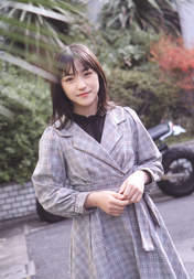 
Kiyono Momohime,


Magazine,

