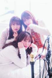 
Fukumura Mizuki,


Morito Chisaki,


Sato Masaki,

